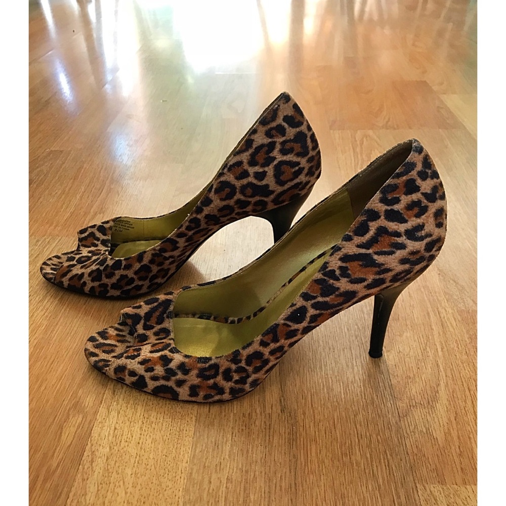 Leopard print peep toe heels by GUESS — Size 8.5